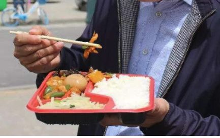 自动售卖盒饭机也来餐饮市场中分一杯羹图片